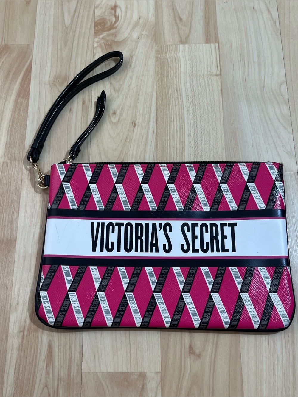 Victoria’s Secret Wristlet Cellphone Clutch